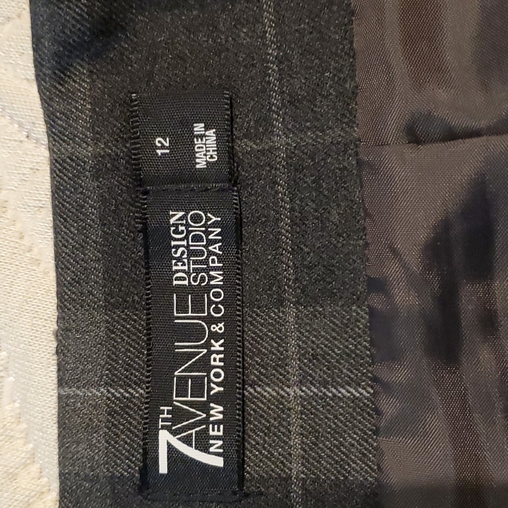 New York and Company Plaid Skirt - Picture 3 of 4